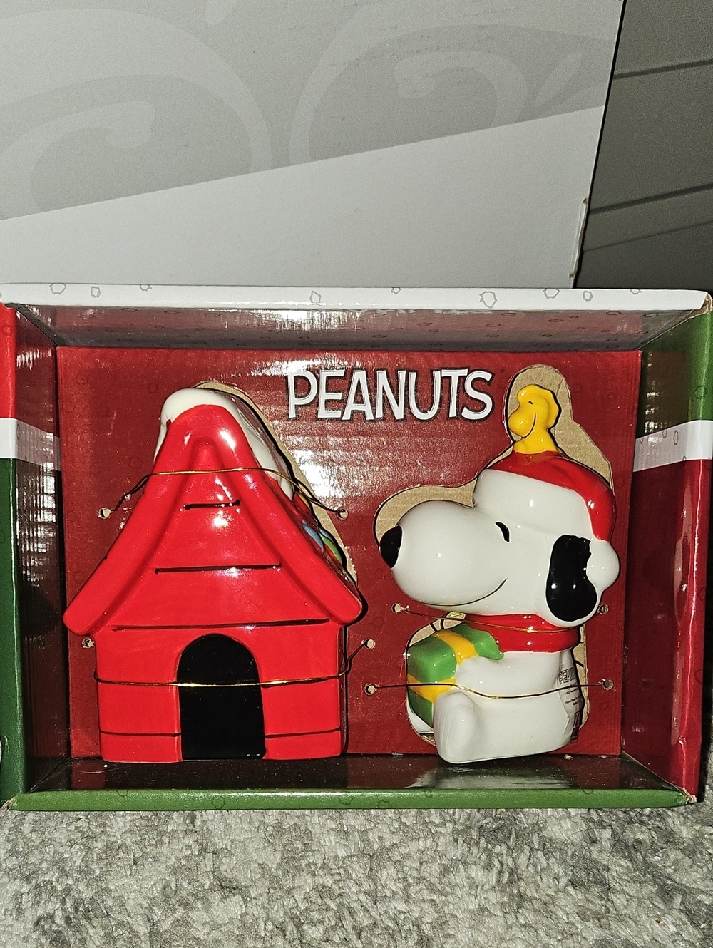 Peanuts Snoopy Salt & Pepper Shakers Holiday Christmas Edt - Picture 2 of 8